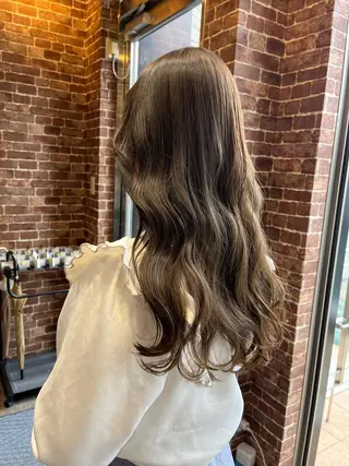 セミロング カラー パーマ ヘアアレンジ メンズ キッズ ネイル マツエク・マツパ アイブロウ 久木原 ゆりのヘアスタイル