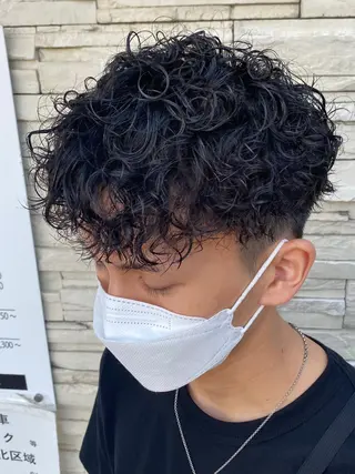 ショート パーマ メンズ 塩谷黎✨イルミナ カラーメンズパーマ✨のヘアスタイル