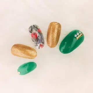 ネイル 坪野 めぐみのネイルデザイン