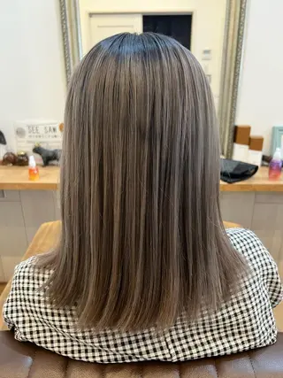 セミロング カラー 🐰ハイトーンカラー 畠山 渡🐰のヘアスタイル