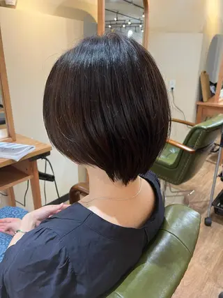 ショート カラー TAI透明カラー 柔らかい縮毛矯正のヘアスタイル