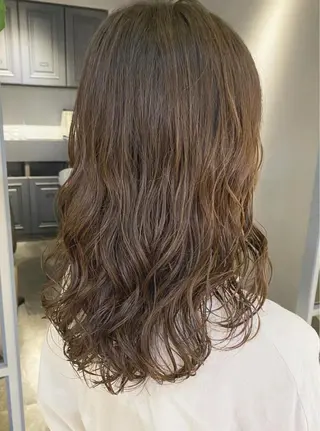 パーマ 表参道ミディアム レイヤー山岸季生のヘアスタイル