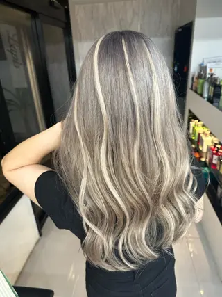 セミロング Lapis池袋 REIのヘアスタイル