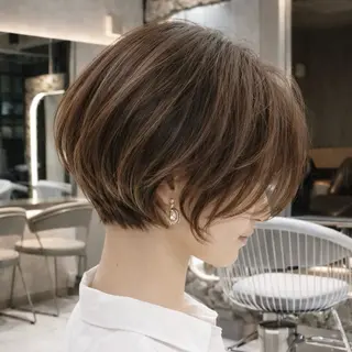 ショート カラー 《髪質改善✖️レイヤ ー🩶》ナオヤのヘアスタイル
