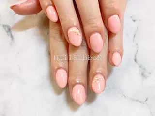 ネイル ネイルリボン 受付スタッフのネイルデザイン