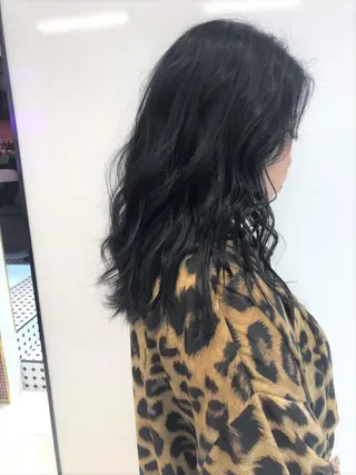 ミディアム カラー 相川 愛実のヘアスタイル