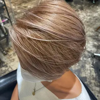 ショート カラー UMEDA FIGAROのヘアスタイル