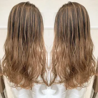 ロング カラー ヘアアレンジ 白髪ぼかしハイライト 茗荷谷駅徒歩2分のヘアスタイル