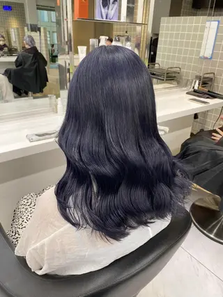 セミロング 🤍ハイトーン寒色 🤍MADOKAのヘアスタイル