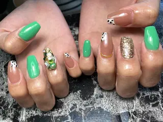 ミディアム ネイル ✴︎ Delightのネイルデザイン