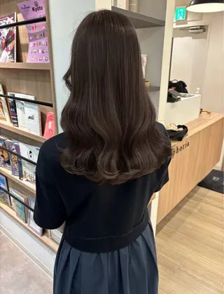 セミロング モテ髪🫧赤み消し カラー表参道きょうこのヘアスタイル