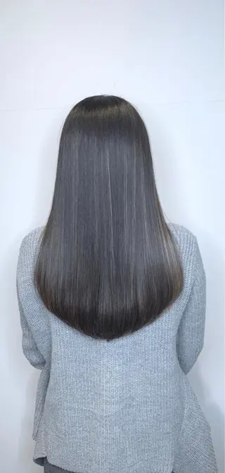 ミディアム ブリーチ👩🦳/ ✂︎MANAMIのヘアスタイル