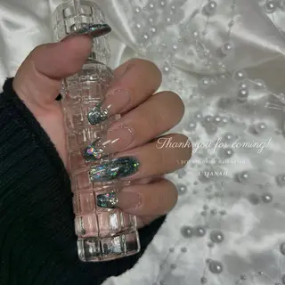 セミロング L'tia nailのネイルデザイン