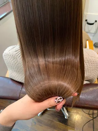 ロング ayaka 縮毛矯正レイヤーのヘアスタイル