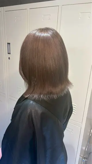 ミディアム カラー 🌈推し活ハイトーン 💫荒川結星のヘアスタイル