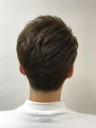 ショート カラー メンズ 吉森 満俊のヘアスタイル