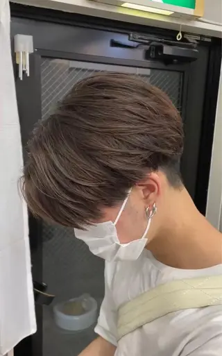 ショート カラー メンズ 曲がる縮毛 フェザー ニュアンス  佐々木のヘアスタイル