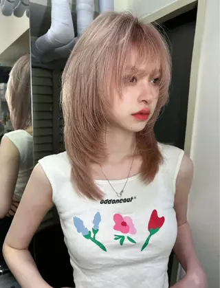 ミディアム Airi 韓国y2k ハイレイヤーのヘアスタイル