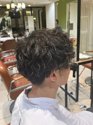 パーマ メンズ 透け感カラー🌿 小島 りなのヘアスタイル