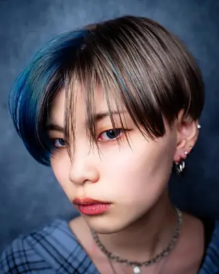 ショート カラー 松尾 泰伸のヘアスタイル