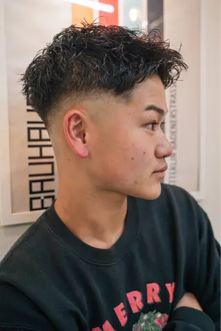 メンズ 短髪/ｼｮｰﾄ/ ﾃｰﾊﾟｰﾌｪｰﾄﾞのヘアスタイル