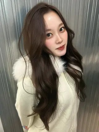 セミロング カラー パーマ 🫧ミルクティー ブリーチRIKU🫧のヘアスタイル