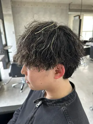 ショート パーマ メンズ ユウ🪄 パーマ指名No1のヘアスタイル