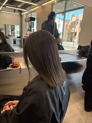 ミディアム カラー 小森春果/透け感/ ケラスターゼ/艶髪のヘアスタイル