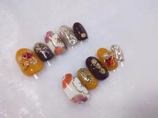 ネイル はばすみれ🎀ﾈｲﾙ 光ﾌｪｲｼｬﾙ ﾍｱのネイルデザイン