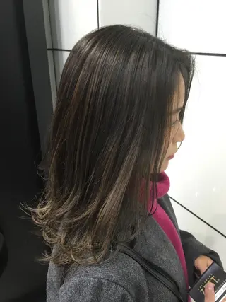 カラー yaya✂︎ 美髪/艶カラーのヘアスタイル