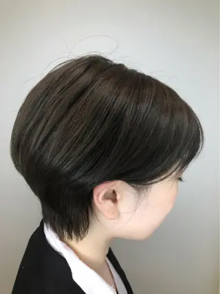 ショート カラー 上田 篤史のヘアスタイル