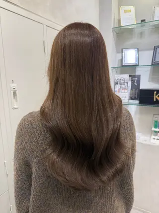 セミロング カラー 石崎 真維のヘアスタイル