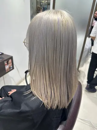 ミディアム レイヤー 艶々カラーのヘアスタイル