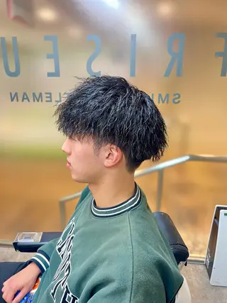 ショート パーマ メンズ 佐々木 優人のヘアスタイル