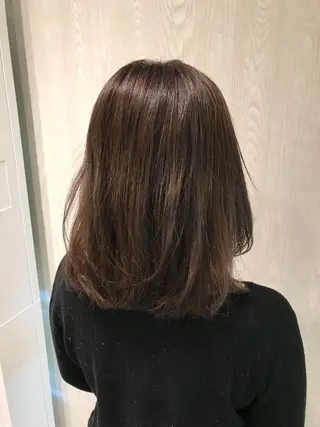 ミディアム カラー Miru by INCE HAIRのヘアスタイル