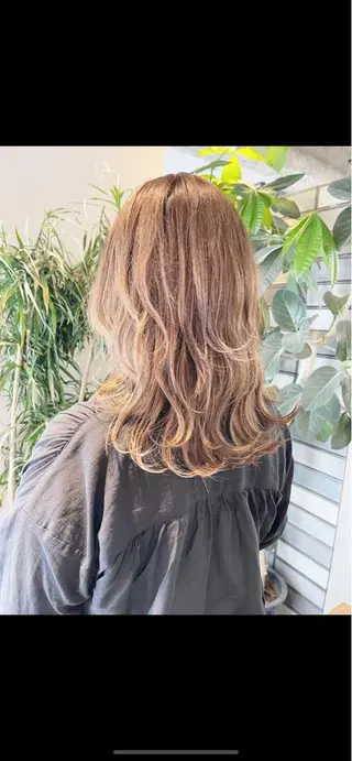 ロング EIGHTSOL博多 筑紫口店 溝口里穂のヘアスタイル