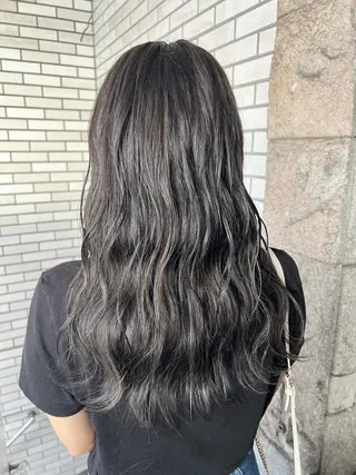 ロング カラー 蓮見  友里のヘアスタイル