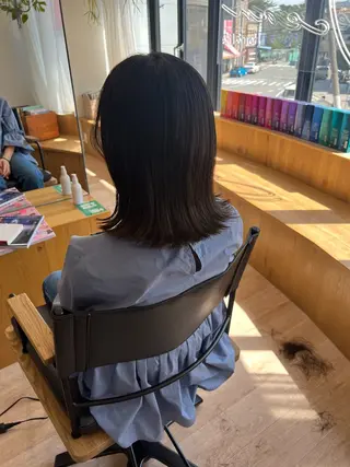 ミディアム カラー 艶ベージュ/オリーブ カラー🫒airiのヘアスタイル