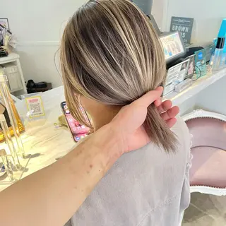 ミディアム Lit.豊橋 夏目のヘアスタイル