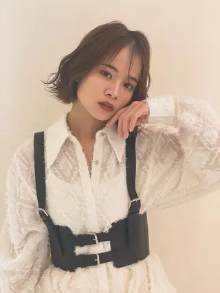 ショート カラー 小顔レイヤー/ ベージュ🤍Rieのヘアスタイル