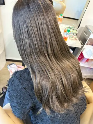ロング カラー 中尾 綺のヘアスタイル