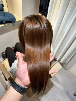 セミロング 必ず笑顔で帰っていた だきます！安田祐貴のヘアスタイル