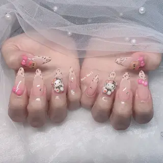 ネイル Hin Nailsのネイルデザイン
