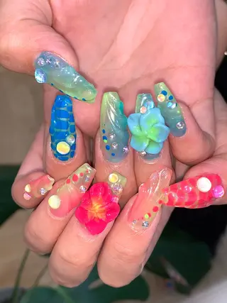 ネイル さゆり￤推しキャラ ￤ロングネイル🩷のネイルデザイン