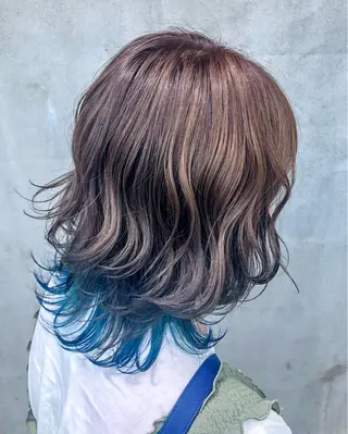 ミディアム カラー 佐藤 美聡のヘアスタイル