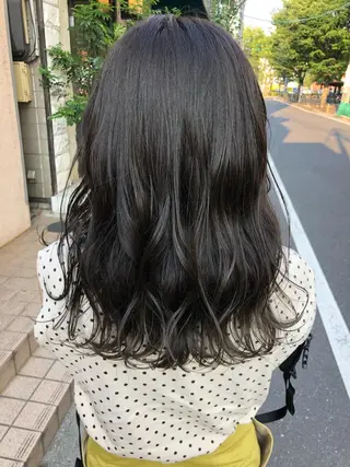 セミロング カラー 國次 夕貴のヘアスタイル