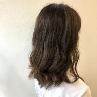 セミロング カラー 菅沢 奈生のヘアスタイル