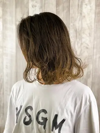 ミディアム Reve Resort池袋のヘアスタイル