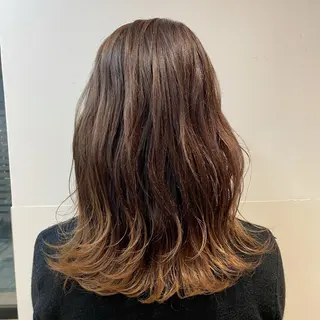 ミディアム カラー なりたいを叶えます! 出口 紗依のヘアスタイル