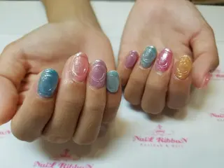 ネイル ネイルリボン 受付スタッフのネイルデザイン